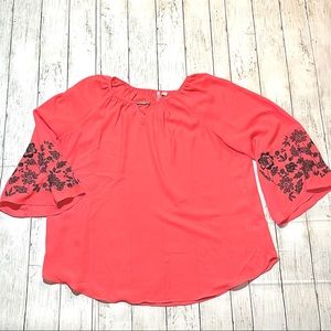 Coral Cato NWOT top XL black embroidery on sleeves